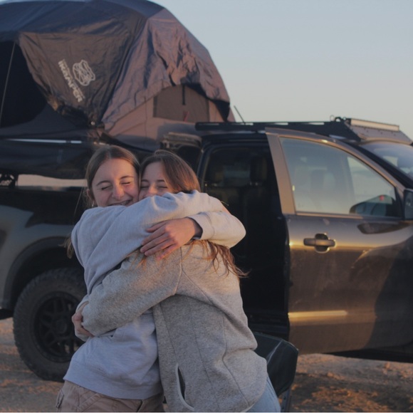 Meet Your Posher - Picture 4 of 6